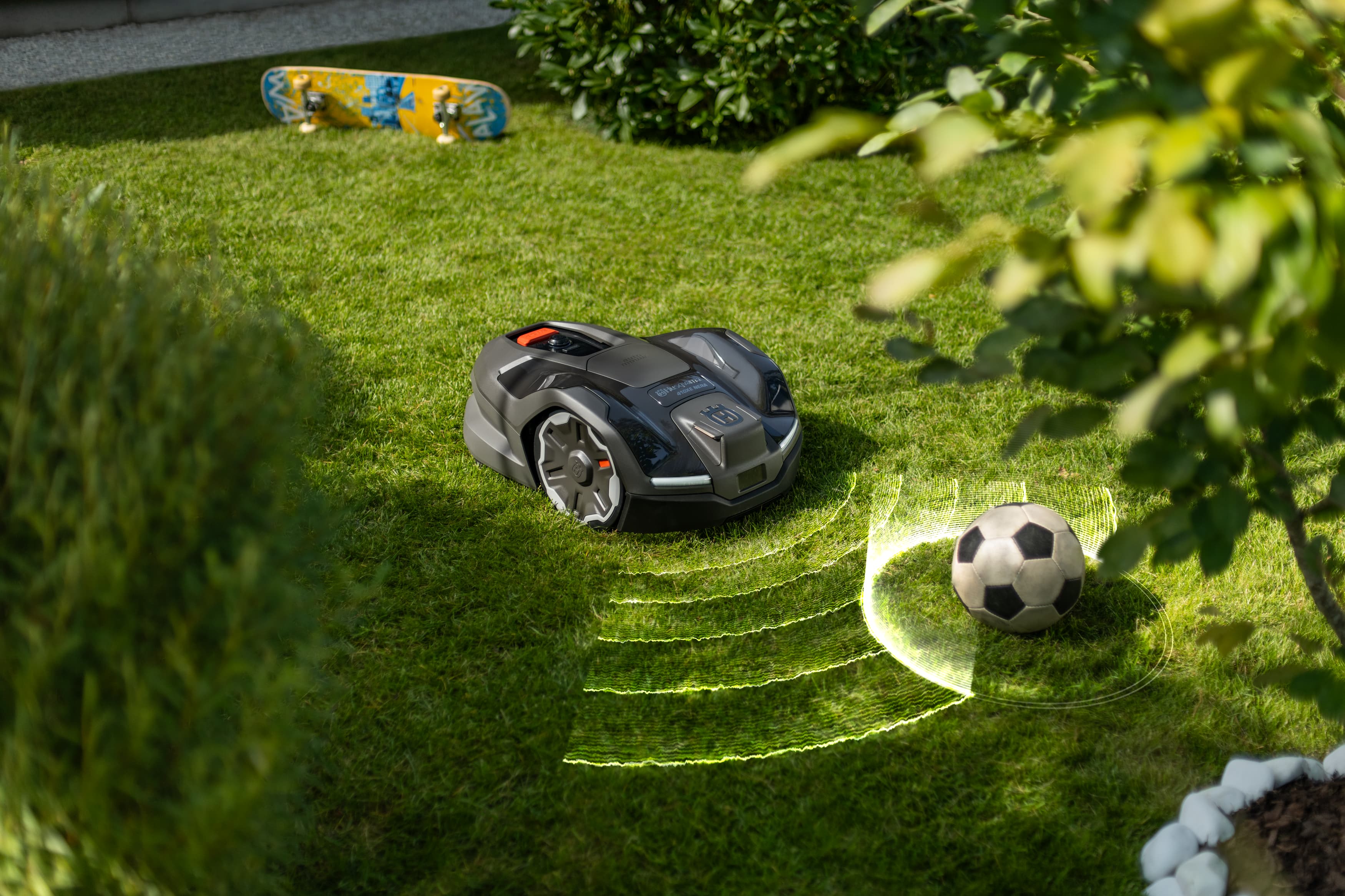 Built-in sensors assist the mower to detect and avoid objects, reducing the risk of unplanned stops. The detections mode reduces the speed and makes collisions softer and the avoidance mode causes the mower to turn away and avoid impact. image